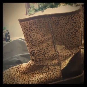 UGG's cheetah print size 10
